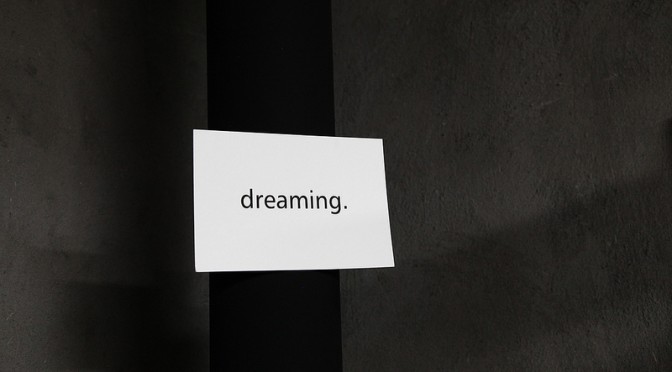 タモリ「夢を持つ生き方とは悲劇的な生き方」について考えてみた｜ヨルタモリ