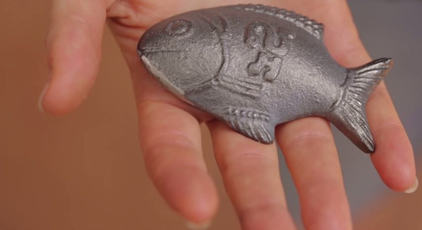 デザインとアイデアでカンボジアの人を貧血から救った鉄製の魚「Lucky Iron Fish（ラッキーアイアンフィッシュ））」