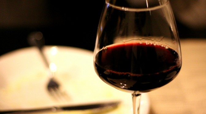 赤ワインに含まれる「ε(イプシロン)-ビニフェリン」には内臓脂肪の蓄積抑制・減少効果がある