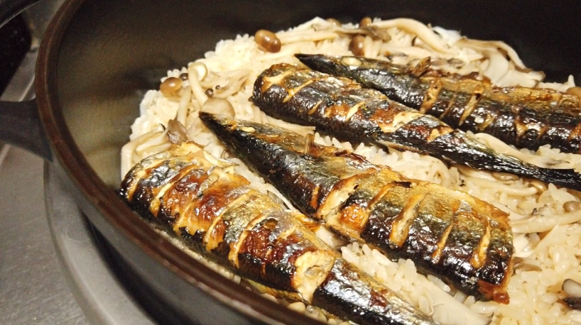 秋刀魚の炊き込みご飯（炊飯）