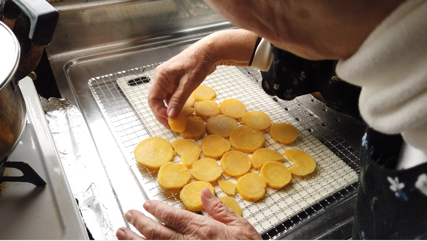 かんころもちの作り方 焼き方 さつまいも 餅レシピ 長崎のばあちゃんの料理教室 How To Make Kankoro Mochi Dried Sweet Potato Rice Cake