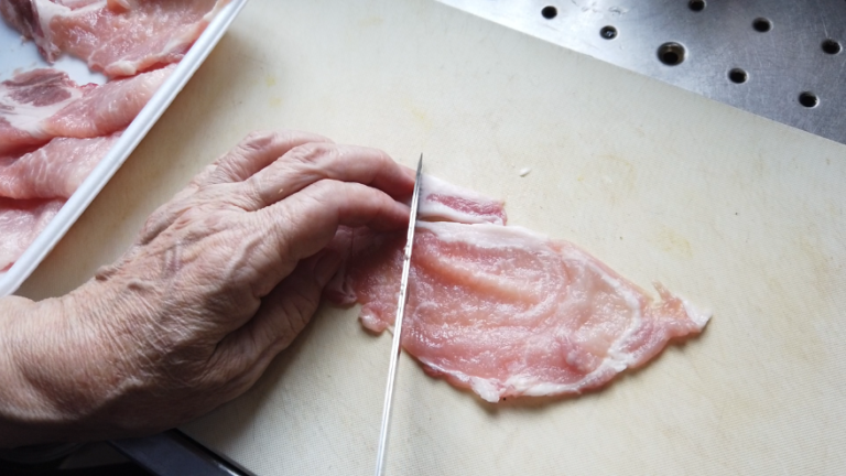 イタリアのパン粉をまぶしたポークチョップのレシピ